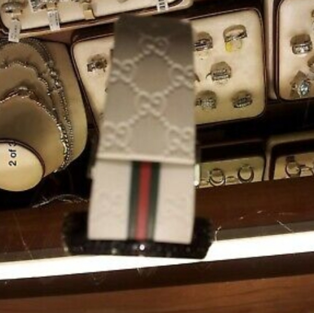 Gucci - Picture 4 of 4